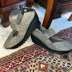 NEW Bernie Mev Lulia Clogs Bronze Comfort Shoes Platform wedges size 10.5